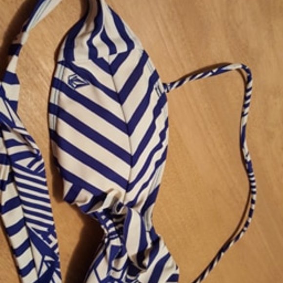 Volcom swimtop - Picture 3 of 5